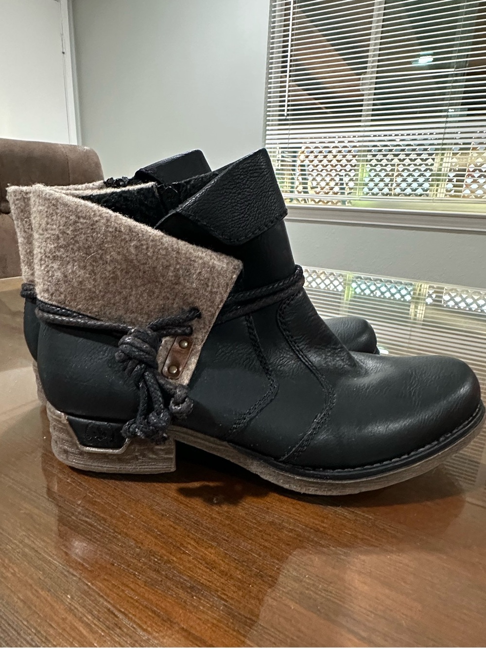 Rieker Antistress Women's Black & Brown Knit Collar Ankle Boots - Size 40 9US